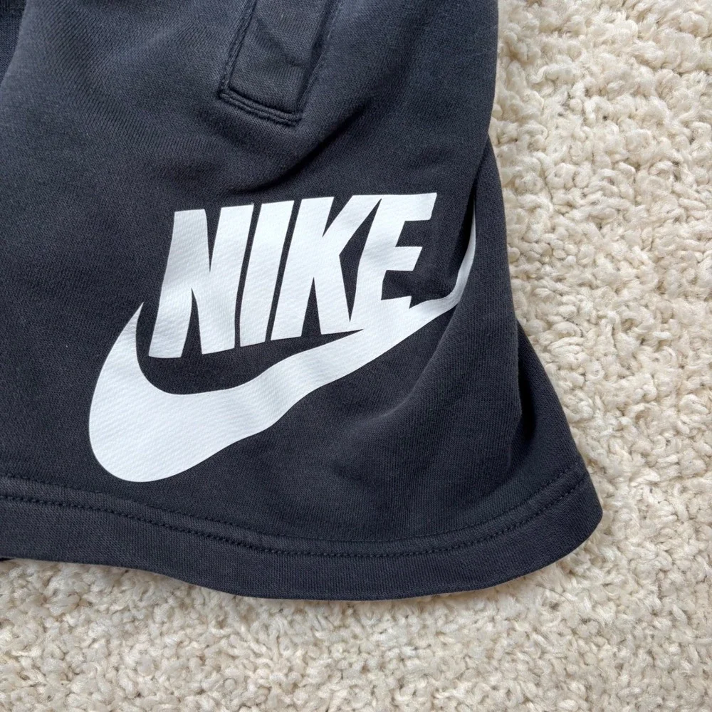 Nike Kids‎ Black Athletic Logo Sweat Shorts Size M